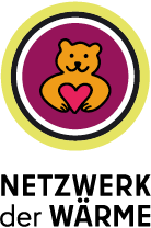 Das Bild zeigt das Logo des Netzwerks der Wärme mit einem Bär, der ein Herz in den Händen hält.